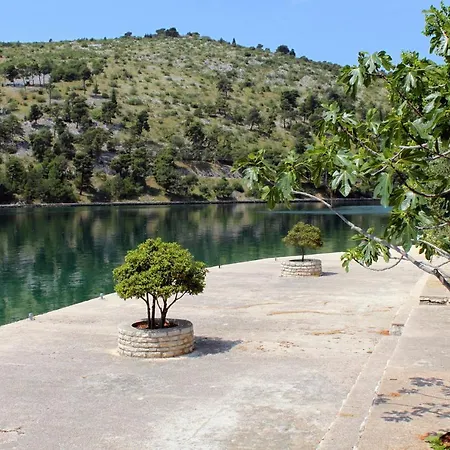 Family Friendly Seaside Apartments Zaton, Krka - 12416