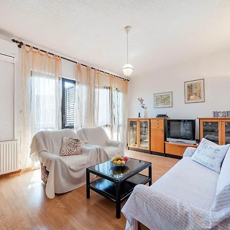 Family Friendly Seaside Zaton, Krka - 12416 Appartamento *