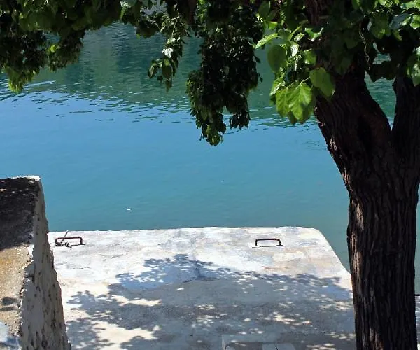 Apartment Family Friendly Seaside Apartments Zaton, Krka - 12416