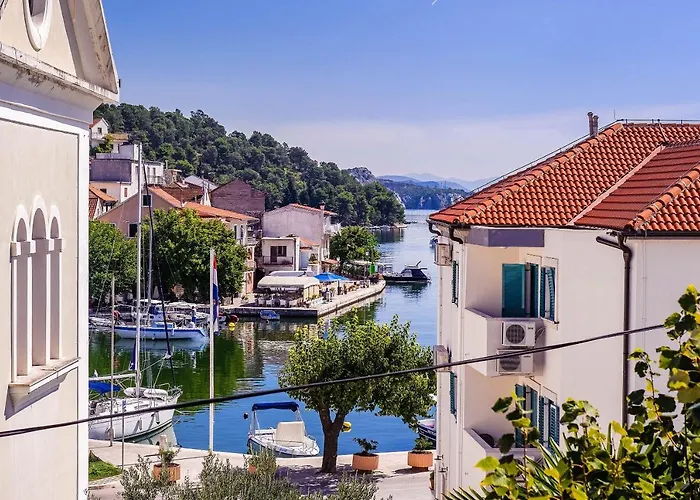 Apartment Family Friendly Seaside Apartments Zaton, Krka - 12416